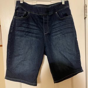 Croft & Barrow almost new size 12 denim shorts  with stretch waist